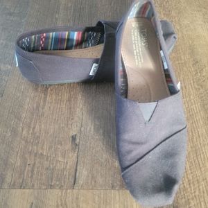 TOMS shoes